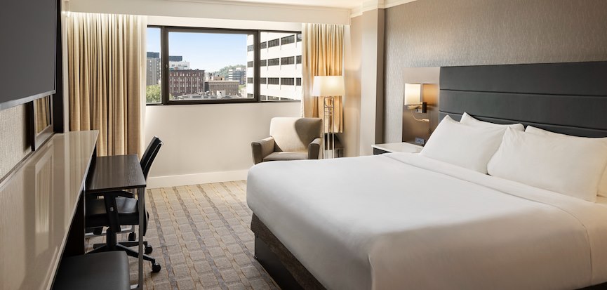 Crowne Plaza Knoxville Downtown University Hotel, Tennessee King Room
