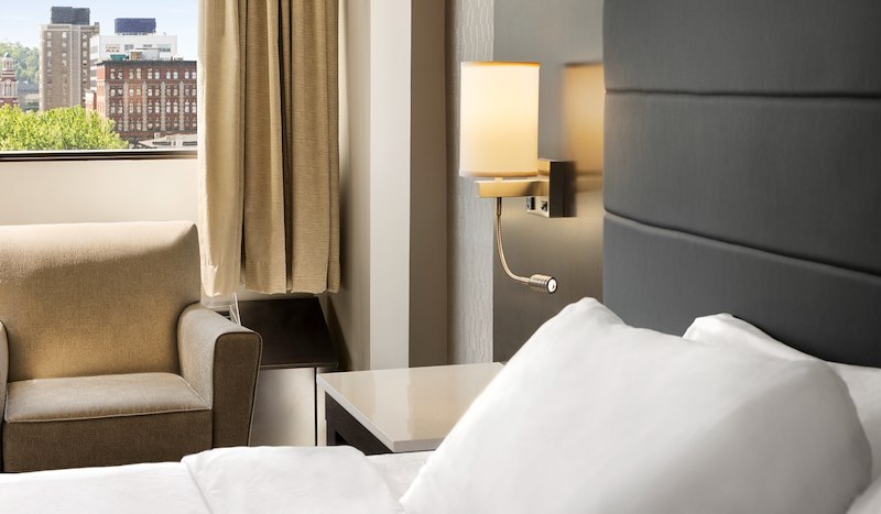 Crowne Plaza Knoxville Downtown University Hotel, Tennessee Concierge King