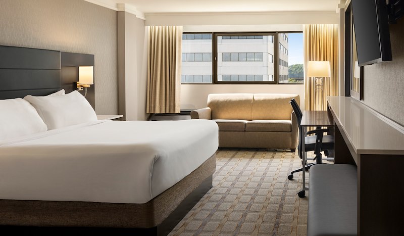 Crowne Plaza Knoxville Downtown University Hotel, Tennessee Queen